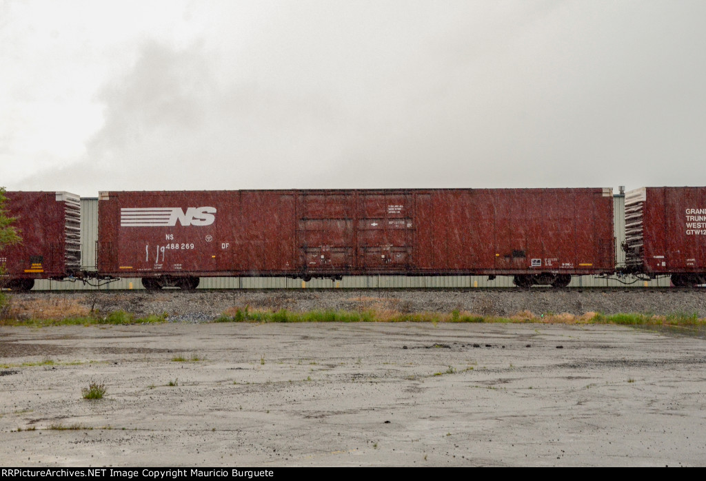 NS Box Car